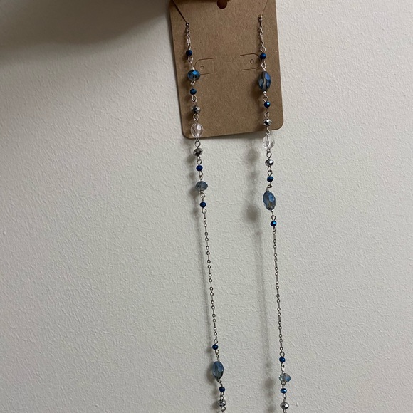 H: Sapphire Blue Necklace - Picture 4 of 9